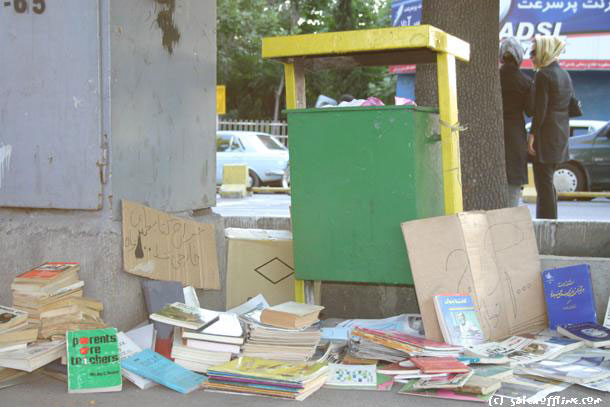 Girls, books & trash